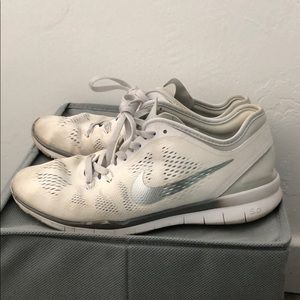 White nike running shoes